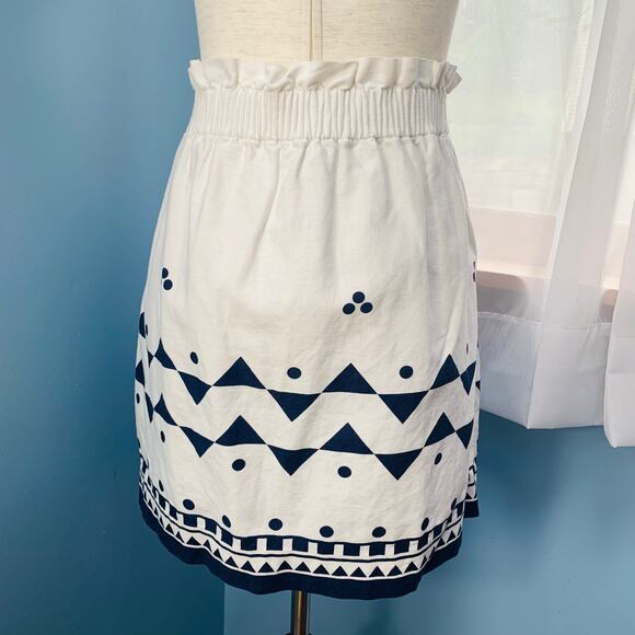 J. Crew Factory White and Navy Geometric Print Sidewalk Skirt Size 8 - Picture 4 of 7